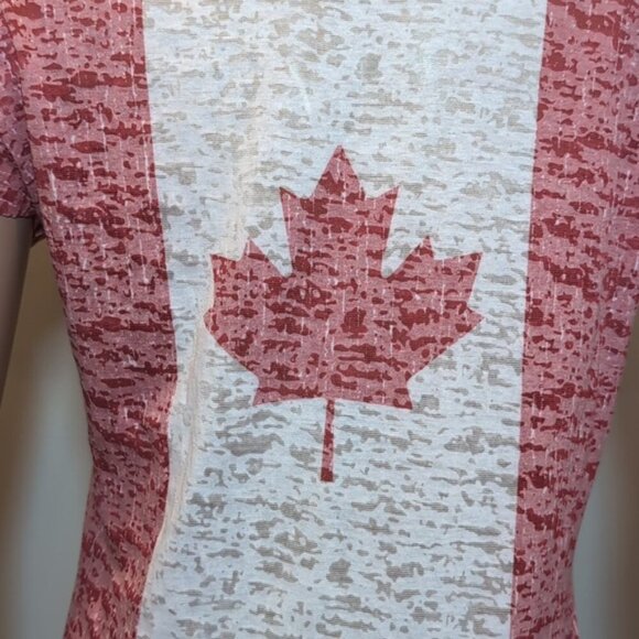 3/$20 WORLD CALHOUN Canadian Flag Burnout Tunic Tshirt Vneck Canada Day Top - Picture 8 of 12